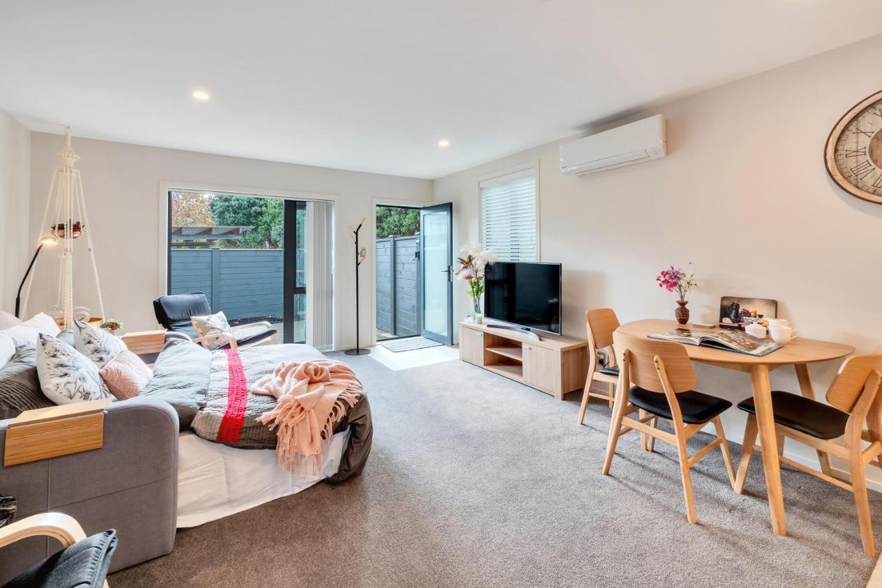 Greenwich Townhouse With Parking And Air-Con オークランド エクステリア 写真