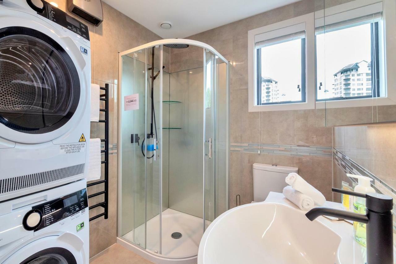 Greenwich Townhouse With Parking And Air-Con オークランド エクステリア 写真